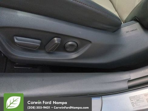 Used 2018 Toyota Camry XLE FWD image 12