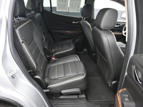 Used 2019 GMC Acadia Denali w/ Technology Package AWD/4WD image 10