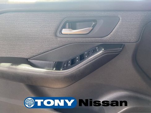 Used 2022 Nissan Rogue SV FWD image 31