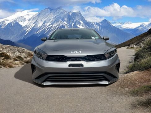 Used 2024 Kia Forte LXS FWD image 8