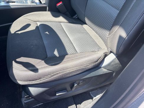 Used 2023 Ford Explorer XLT AWD/4WD image 8