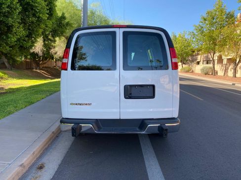 Used 2025 Chevrolet Express 2500 w/ Driver Convenience Package RWD image 9