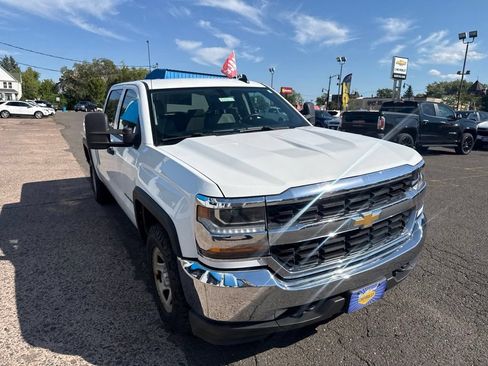 Used 2017 Chevrolet Silverado 1500 W/T w/ WT Convenience Package AWD/4WD image 5