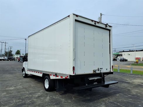 Used 2024 Chevrolet Express 3500 w/ Power Convenience Package RWD image 7