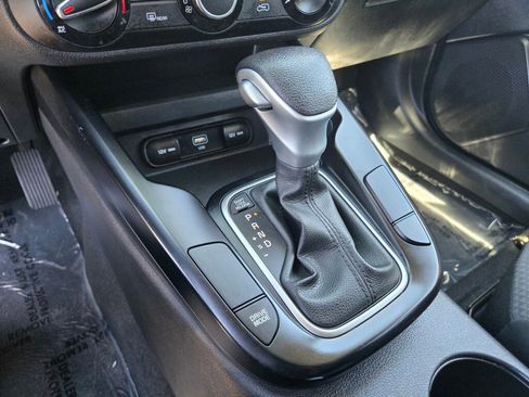 Used 2023 Kia Soul LX image 17