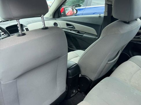 Used 2016 Chevrolet Cruze LT image 4