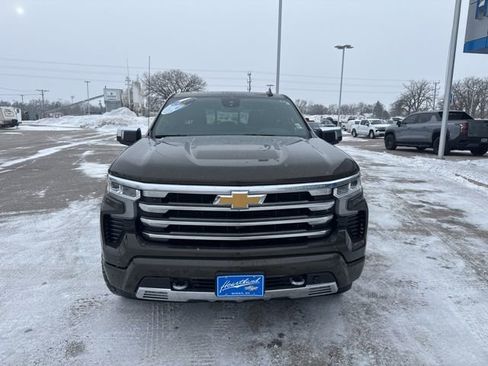 Used 2023 Chevrolet Silverado 1500 High Country AWD/4WD image 2