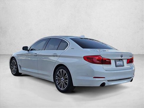 Used 2019 BMW 530e w/ Premium Package image 8