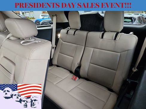 Used 2022 Ford Explorer XLT w/ Equipment Group 202A image 12