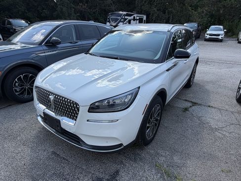 Used 2021 Lincoln Corsair AWD image 4