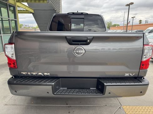 Used 2024 Nissan Titan SV w/ SV Convenience Package image 13