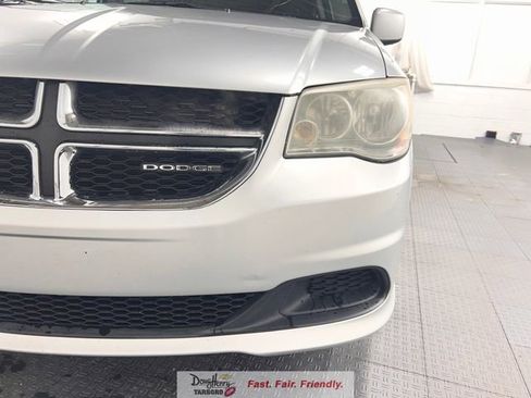 Used 2012 Dodge Grand Caravan SXT image 12