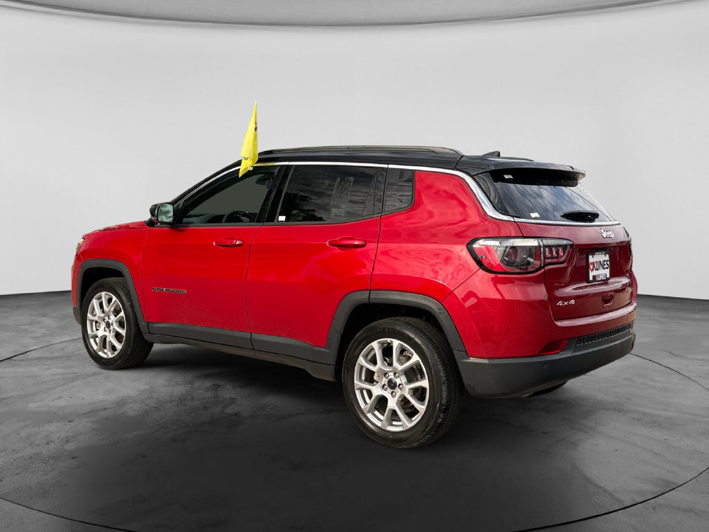 Used 2025 Jeep Compass Limited AWD/4WD image 7