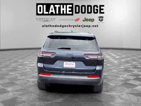 Used 2024 Jeep Grand Cherokee L Limited w/ Black Appearance Package AWD/4WD image 27