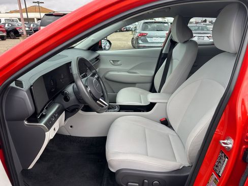 Used 2025 Hyundai Kona SEL image 27