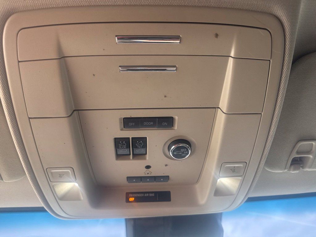 Used 2020 GMC Yukon SLT w/ Premium Edition RWD image 21