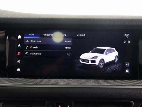 Used 2025 Porsche Cayenne image 14