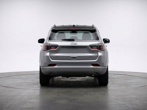Used 2025 Jeep Compass Limited AWD/4WD image 7