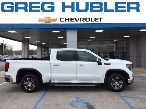 Used 2024 GMC Sierra 1500 SLT image 1