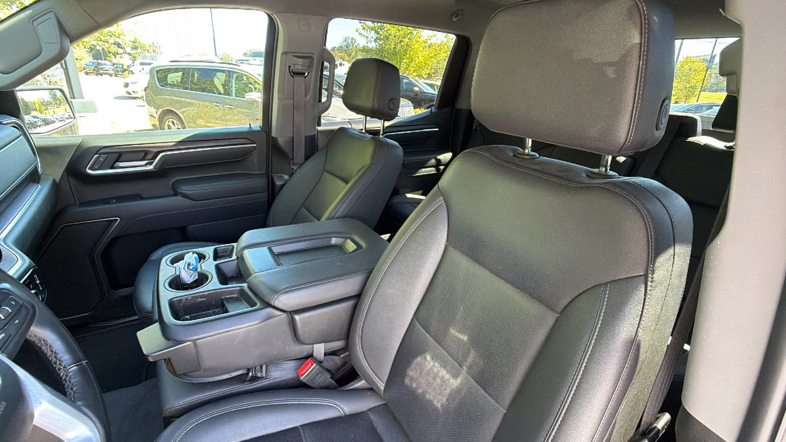Used 2025 GMC Sierra 1500 SLT AWD/4WD image 17