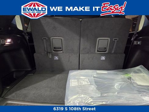 New 2025 Jeep Grand Cherokee L Altitude image 21