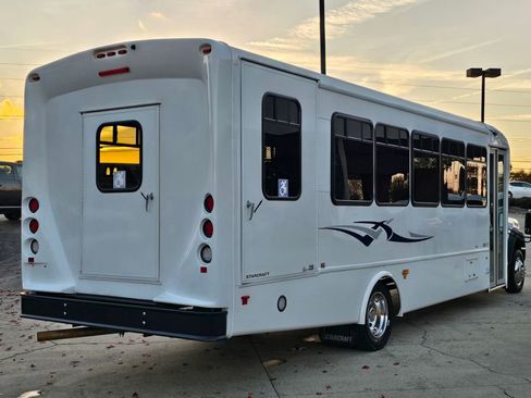 Used 2019 Ford F550 2WD Regular Cab Super Duty image 4