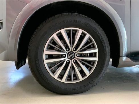 Used 2022 Nissan Armada SL w/ Captain's Chairs Package image 7