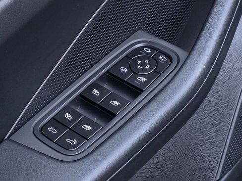 New 2025 Porsche Macan 4S Electric image 13