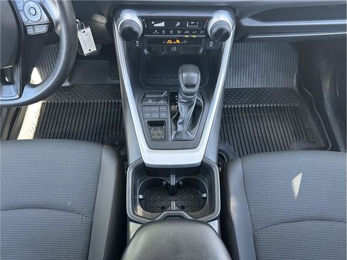 Used 2024 Toyota RAV4 LE AWD/4WD image 25