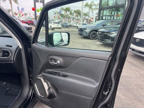 Used 2022 Jeep Renegade Latitude image 10