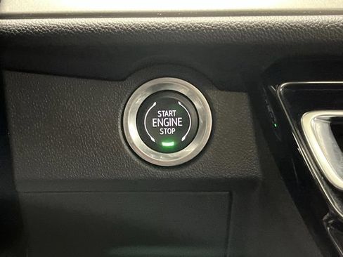 Used 2024 Chevrolet Traverse LT w/ Midnight/Sport Edition image 24