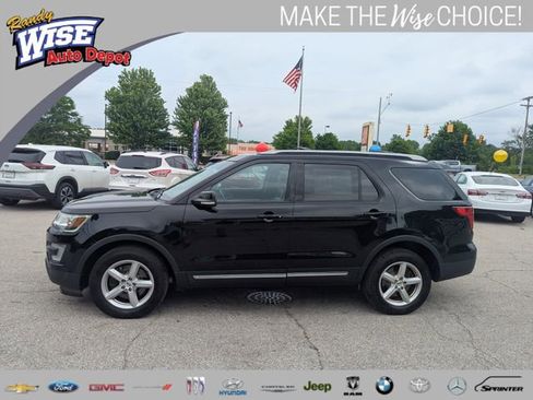 Used 2017 Ford Explorer XLT w/ Equipment Group 202A AWD/4WD image 6