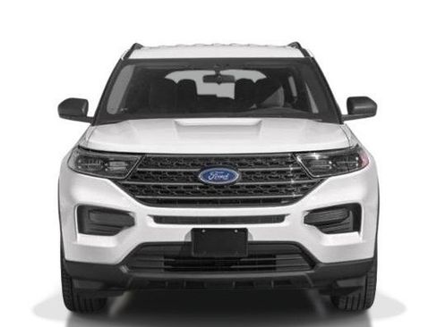 Certified 2023 Ford Explorer XLT w/ Equipment Group 202A AWD/4WD image 4