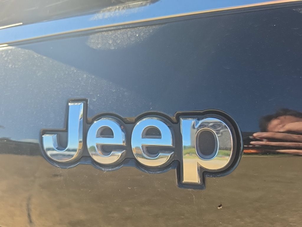 Used 2024 Jeep Grand Cherokee L Limited AWD/4WD image 19