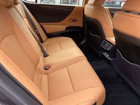 Certified 2023 Lexus ES 350 w/ Premium Package image 29