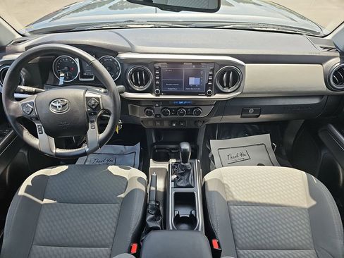 Used 2022 Toyota Tacoma SR5 AWD/4WD image 13