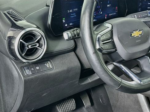 Used 2025 Chevrolet Equinox LT w/ Convenience Package II FWD image 17