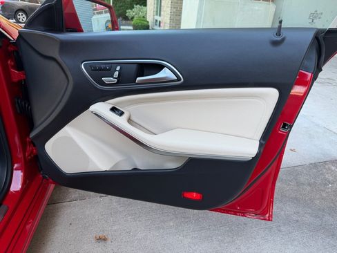 Used 2019 Mercedes-Benz CLA 250 4MATIC image 29