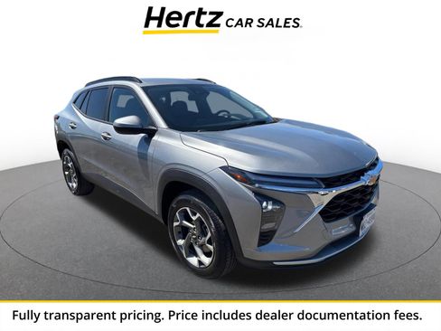Used 2025 Chevrolet Trax LT FWD image 1