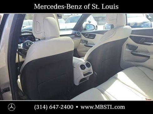 Used 2024 Mercedes-Benz C 300 Sedan image 10