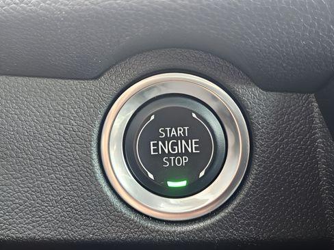 Used 2024 Chevrolet Traverse LT w/ Enhanced Driving Package FWD image 23