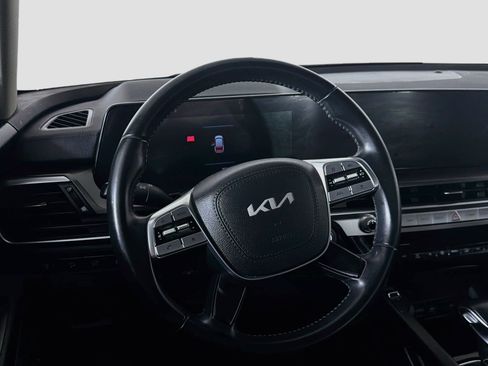 Used 2025 Kia Telluride S FWD image 18