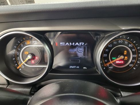 Used 2022 Jeep Wrangler Unlimited Sahara w/ Cold Weather Group AWD/4WD image 42