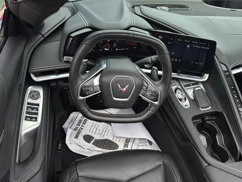 Used 2021 Chevrolet Corvette Stingray Convertible w/ Z51 Performance Package RWD image 13