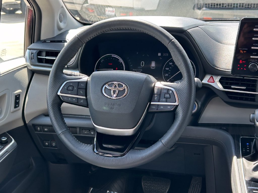 Certified 2023 Toyota Sienna Limited AWD/4WD image 43