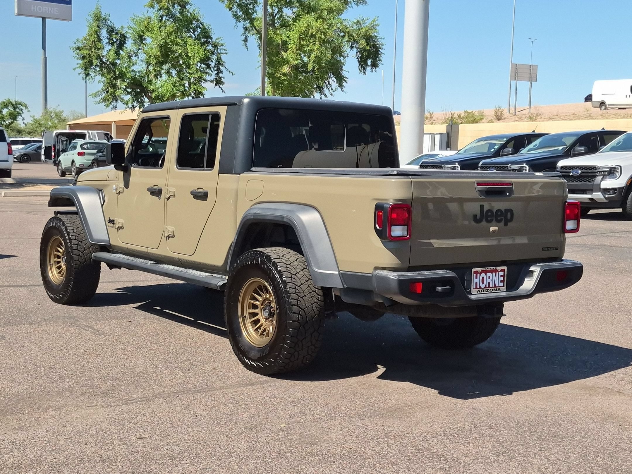 Used 2020 Jeep Gladiator Sport w/ Quick Order Package 24S AWD/4WD image 8