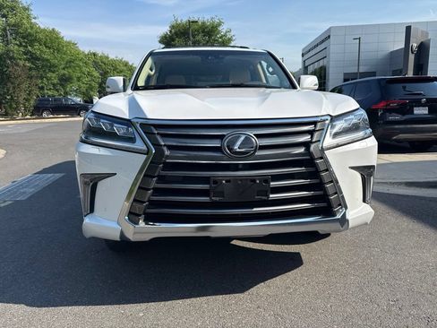 Used 2021 Lexus LX 570 4WD w/ Luxury Package image 2