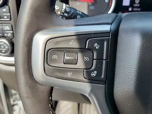 Used 2022 Chevrolet Silverado 2500 LTZ w/ LTZ Convenience Package AWD/4WD image 17