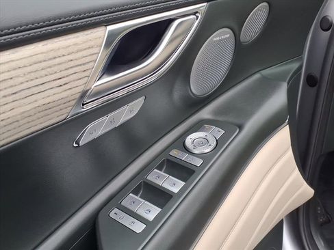 Used 2025 Genesis GV80 3.5T Prestige image 13