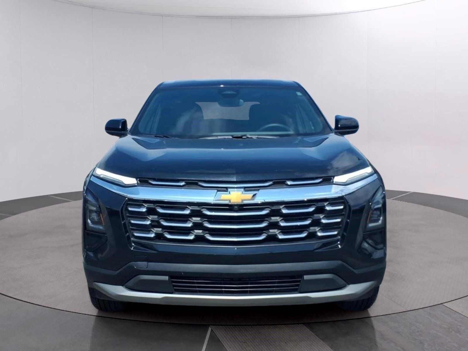 Used 2026 Chevrolet Equinox LT AWD/4WD image 8